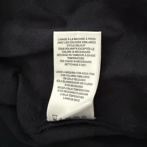 NEW Velvet by Graham and Spencer Carina Blouse Blouse in Navy - Picture 8 of 8